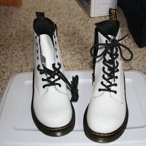 Dr. Martens Boots - black and white size 6